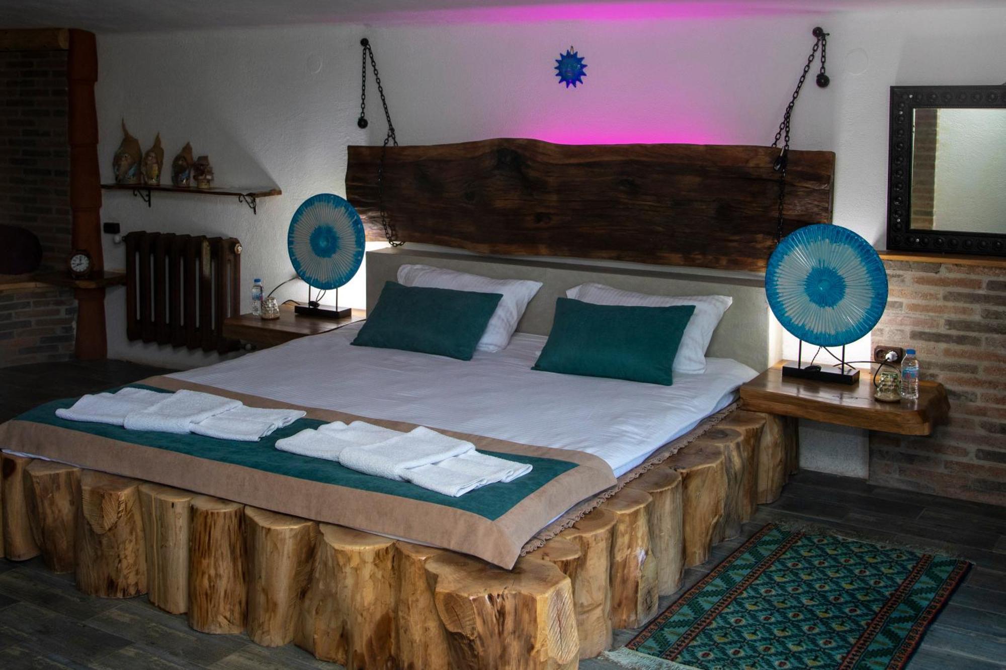Art Chalet Akhaltsikhe  Δωμάτιο φωτογραφία
